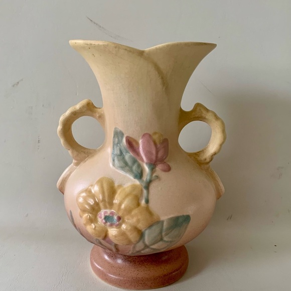 Vintage Hull Art Pottery USA Vase H 6 1/2 Inch - Picture 1 of 11